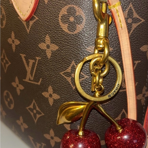 Coach cherry charm - Picture 2 of 6